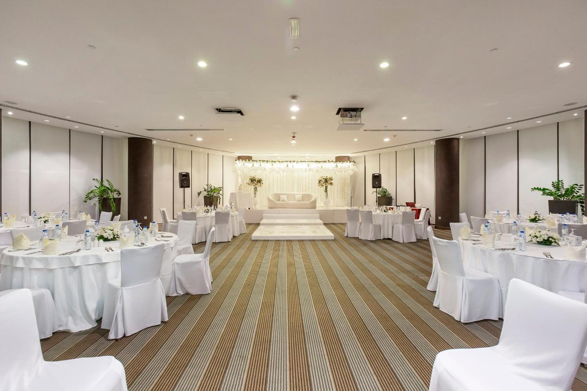 Hotel By Ihg 4*