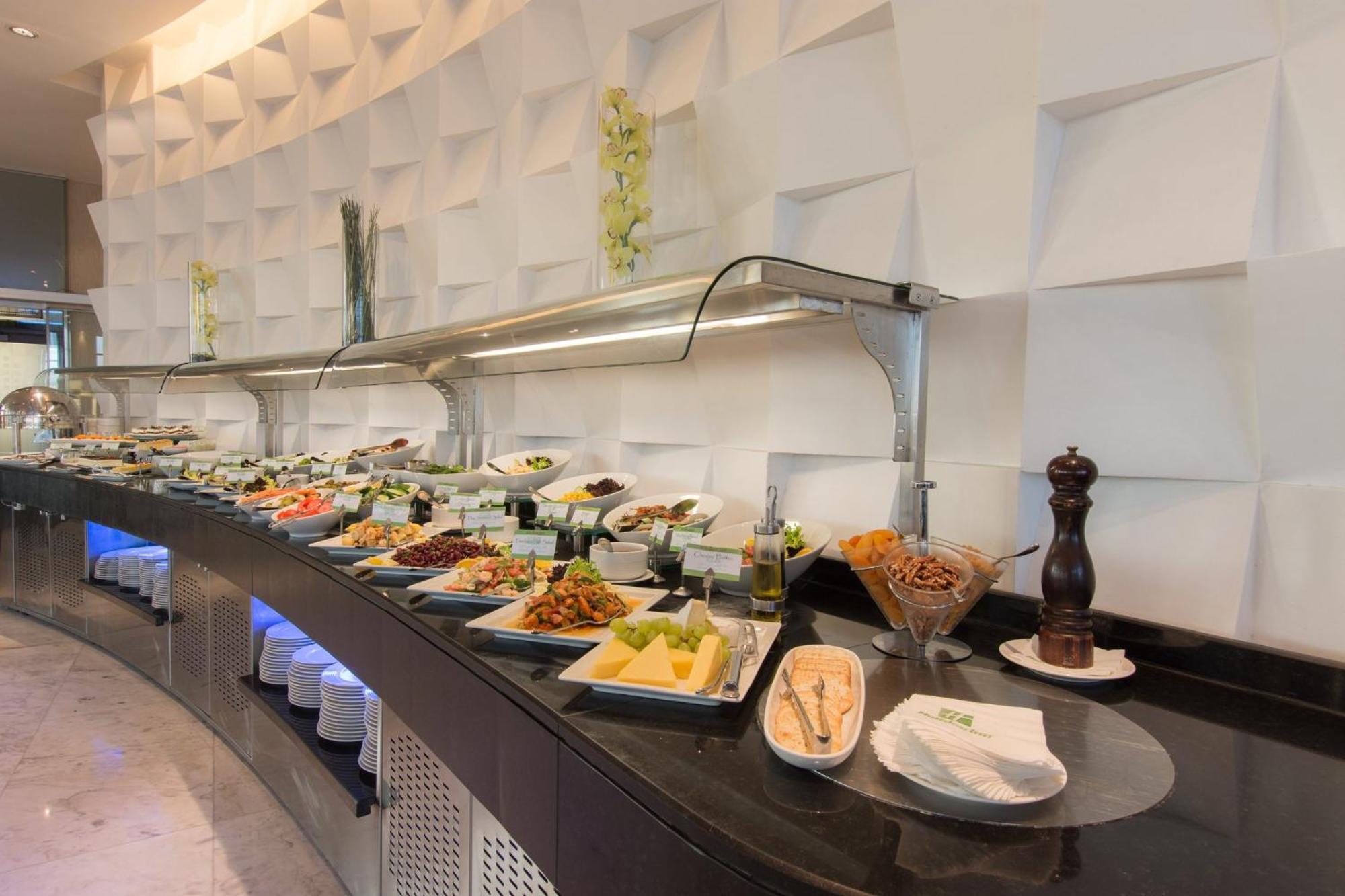 By Ihg