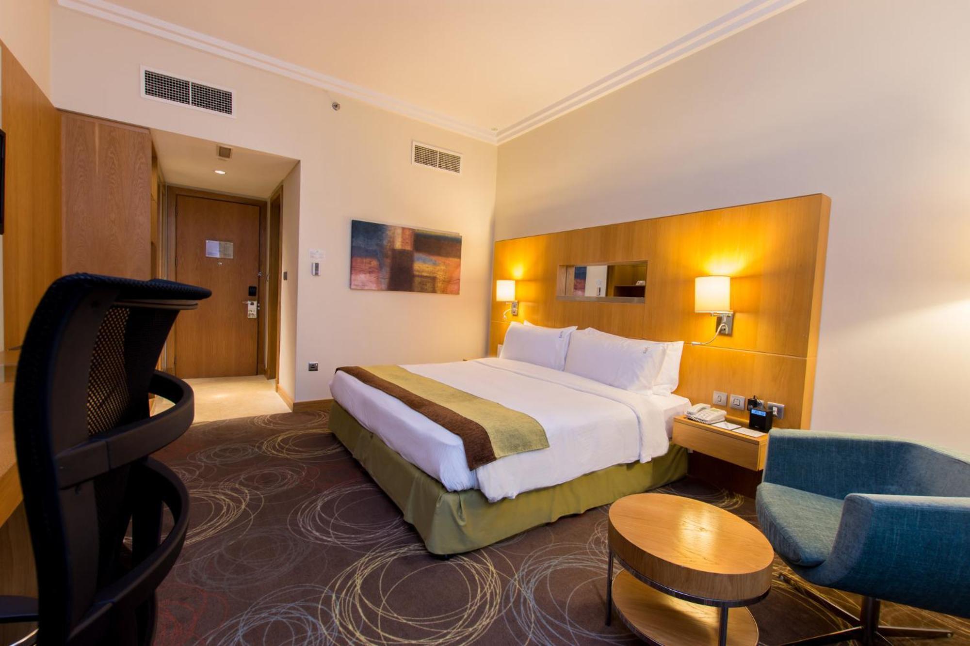 Hotel By Ihg