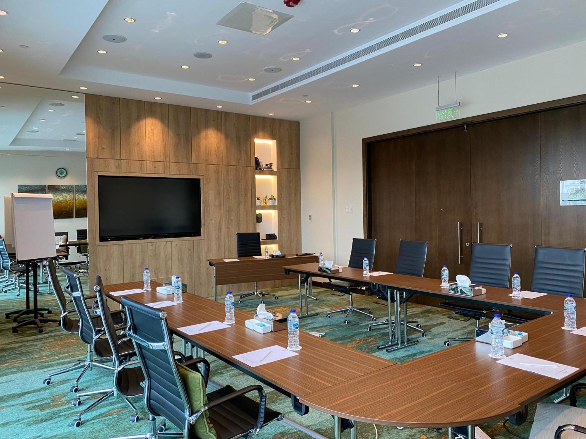 Hotel By Ihg Abu Dhabi