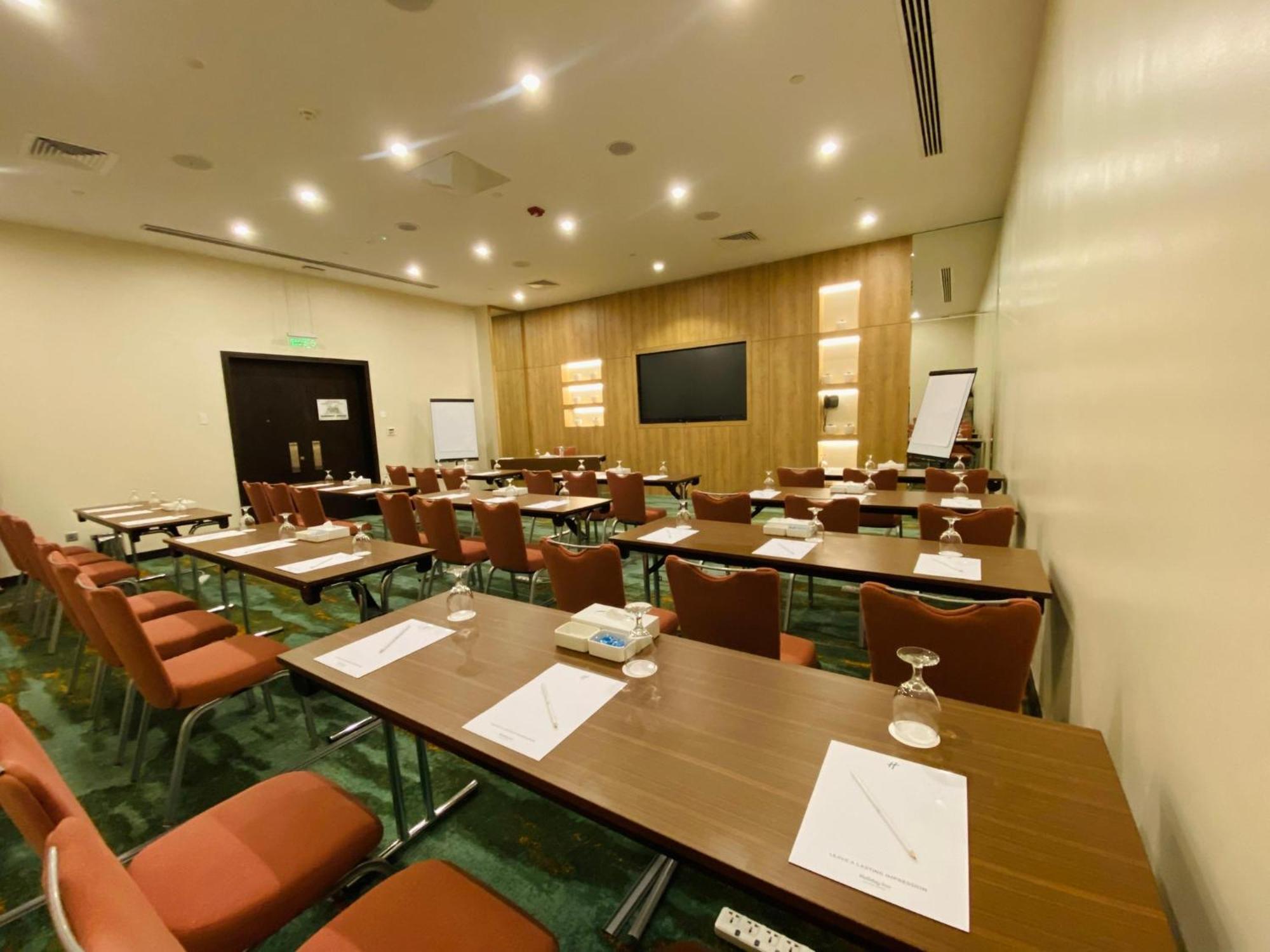 By Ihg 4* Abu Dhabi