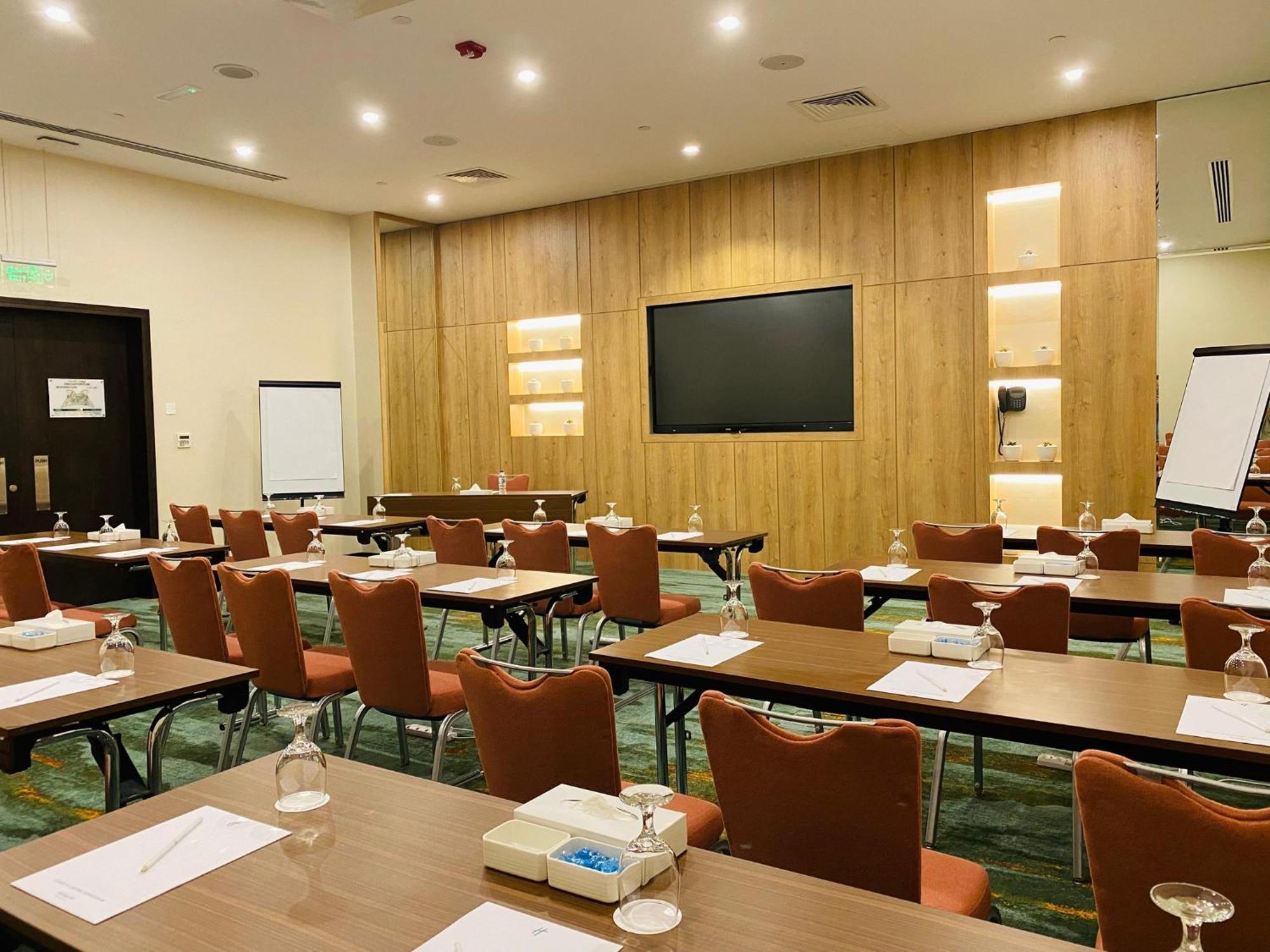 By Ihg