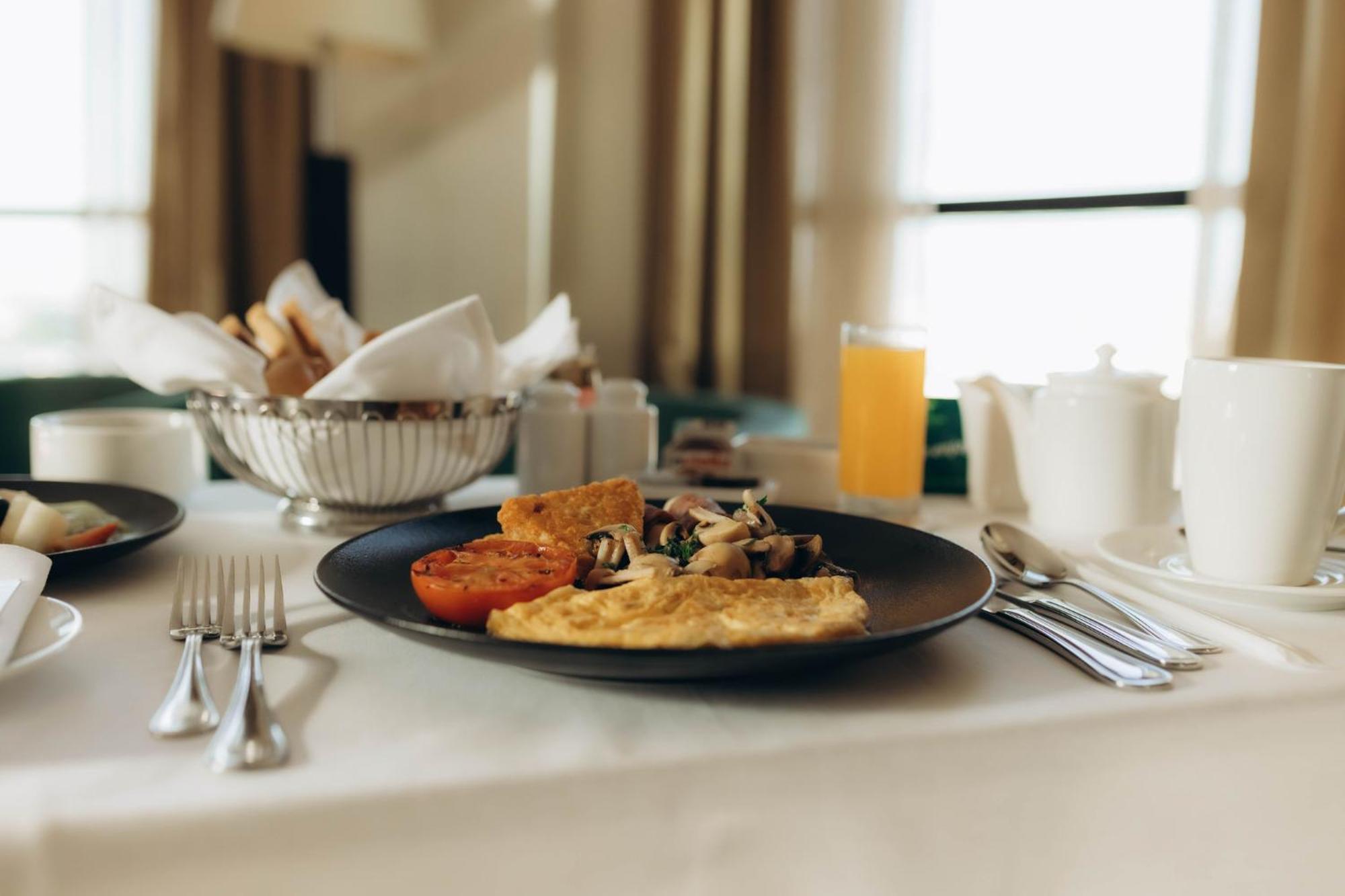 Hotel By Ihg