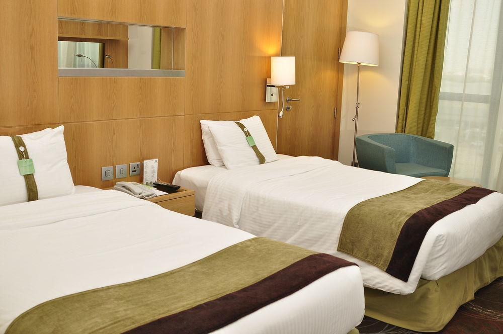 Hotel By Ihg
